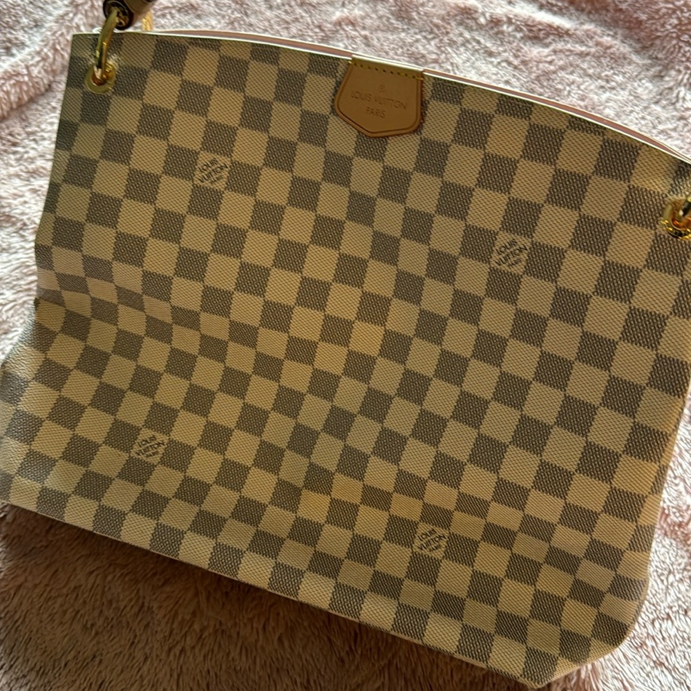 Louis Vuitton small bag like new